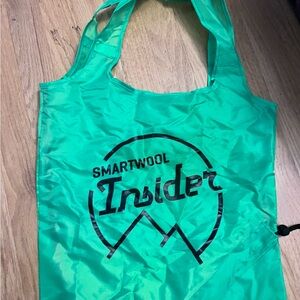 New without Tags Smartwool Green Tote Bag with Geometric Design Insider
